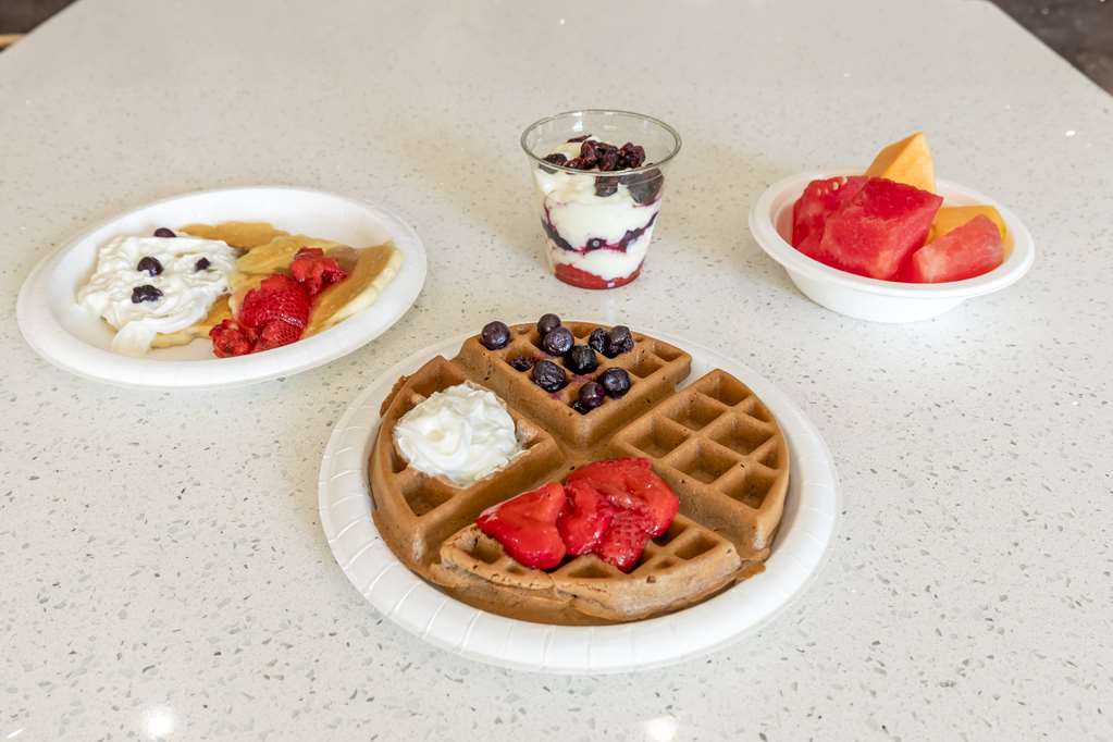 Best Western Plus Des Moines West Inn & Suites - photo 44