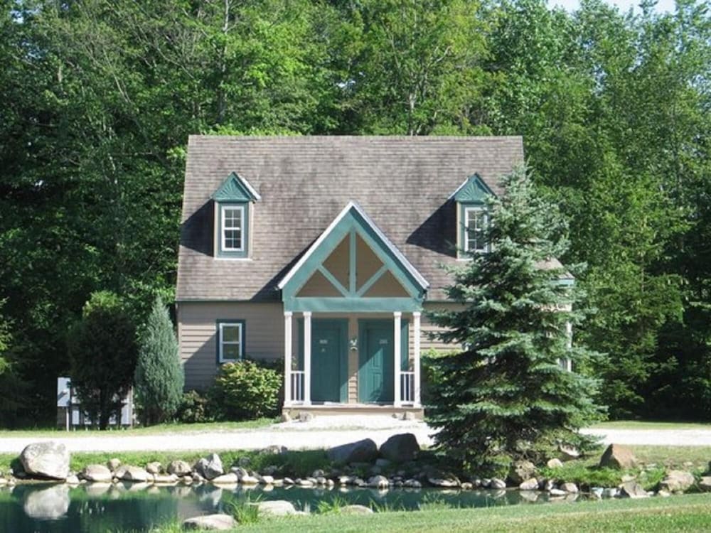 Spruce Hill Inn and Cottages - photo 45