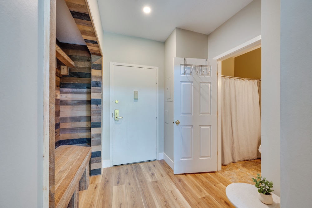 Lincoln Condo with Resort Amenities And Mountain Views - photo 3