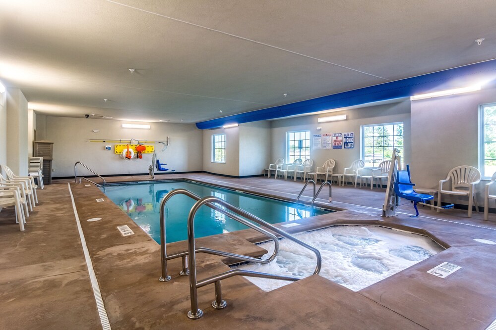 Cobblestone Hotel & Suites Greenville - photo 34