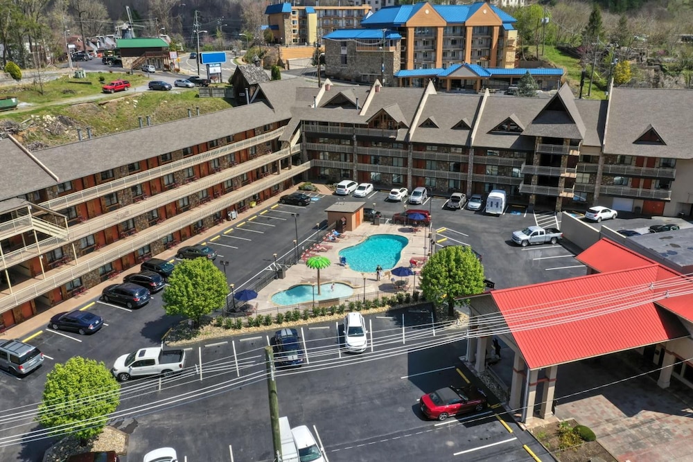 Crossroads Inn & Suites - photo 82