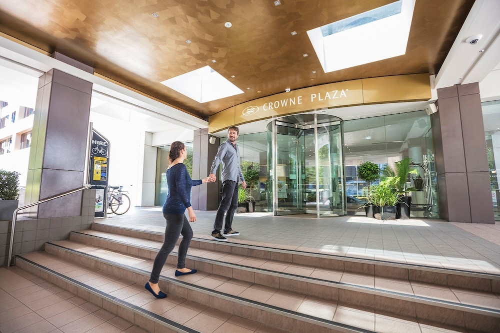 Crowne Plaza Canberra