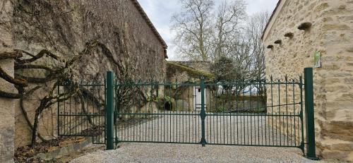 La surprise des jumelles in Castres, France