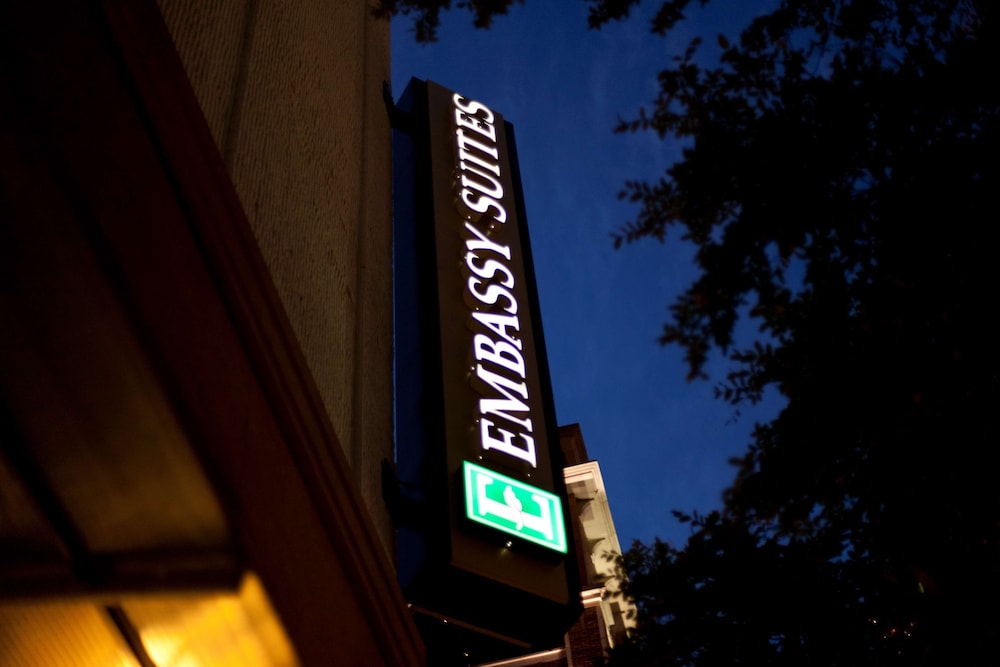 Embassy Suites by Hilton Fort Worth Downtown - photo 68