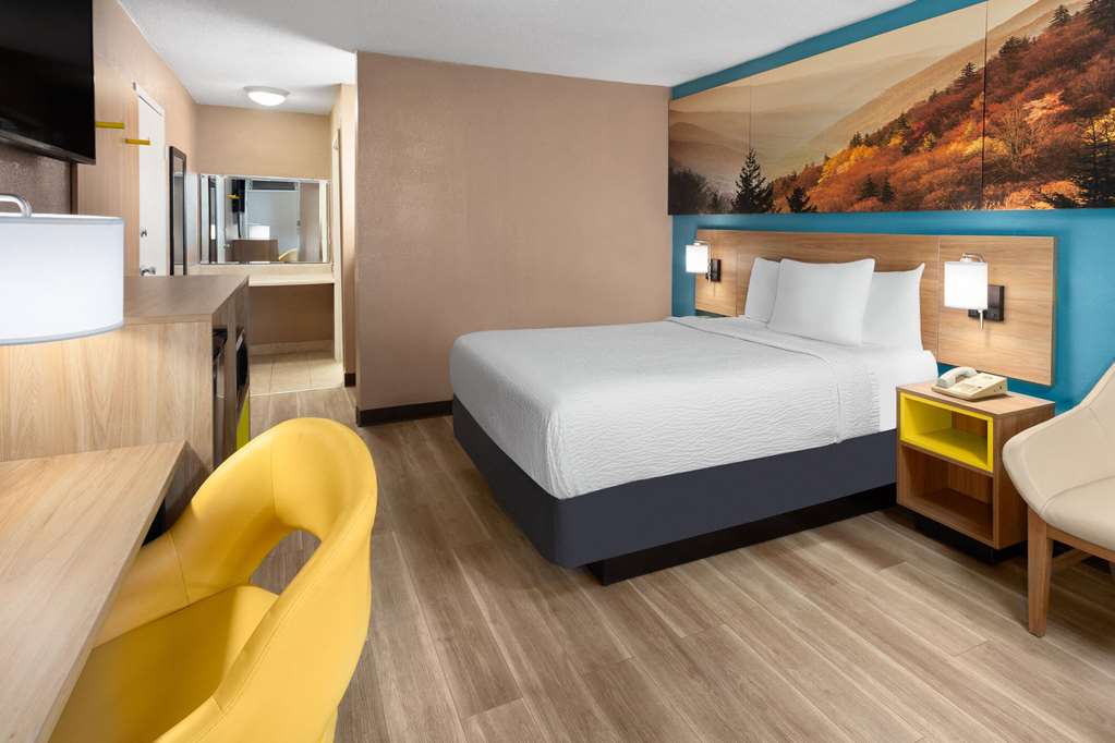 Days Inn by Wyndham Shelby - photo 14