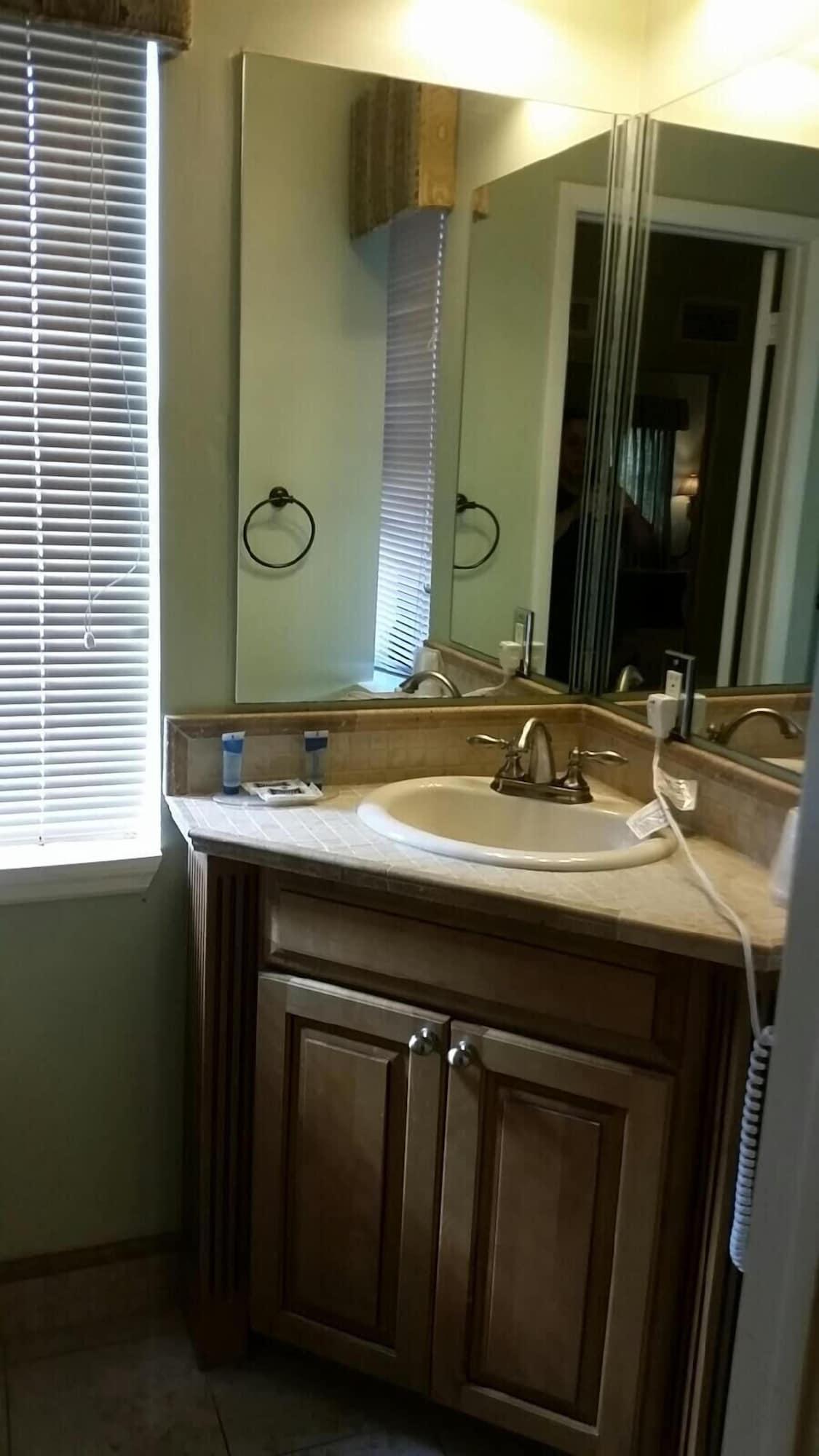 Hollywood Beach Resort tower Suite - photo 28