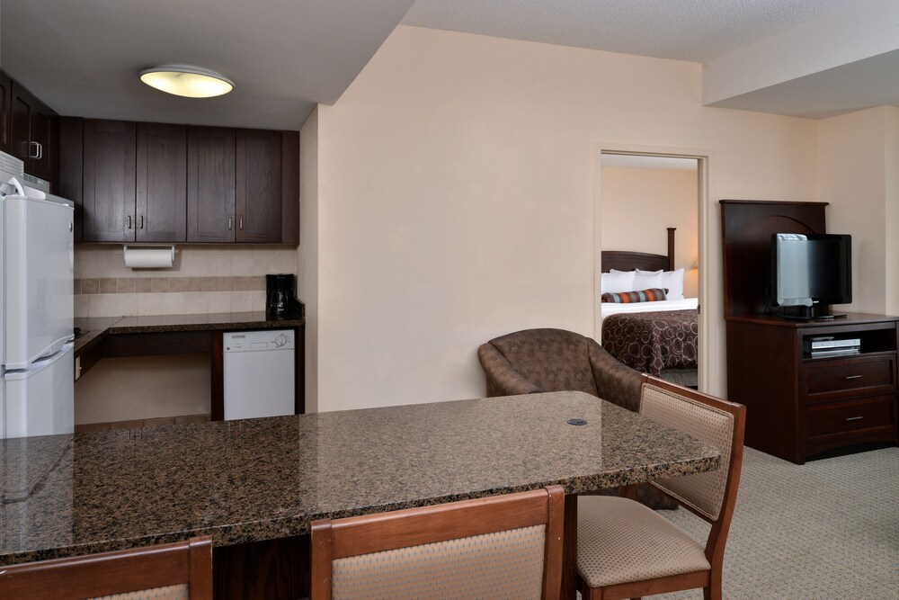 Staybridge Suites Chesapeake by IHG - photo 14