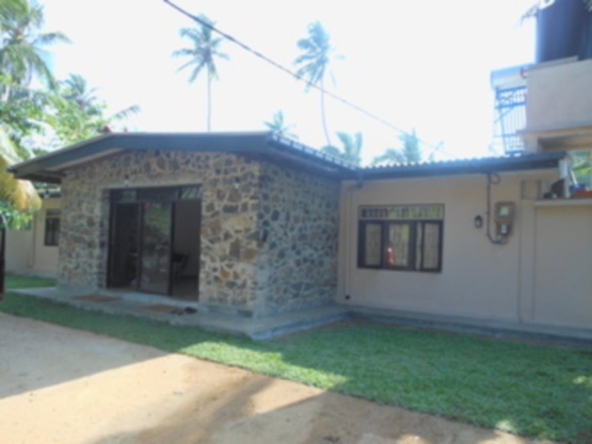 Thiranagama Beach Hotel pet-friendly hotel Hikkaduwa