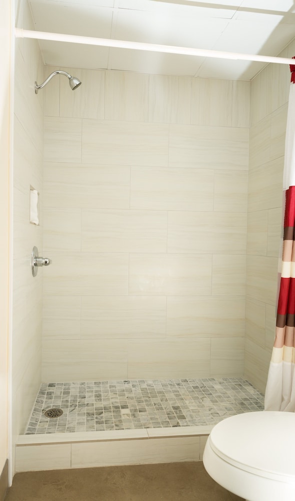 Red Roof Inn & Suites Pigeon Forge Parkway - photo 28