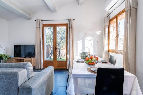 Le Plan de la Tour T2 4 Pers Climatise 1 Ch Jardin Parking Douceur Provencale - last minute hotel in Unknown City