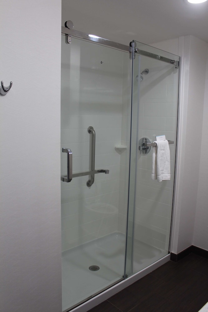 Hampton Inn & Suites Guthrie - photo 20