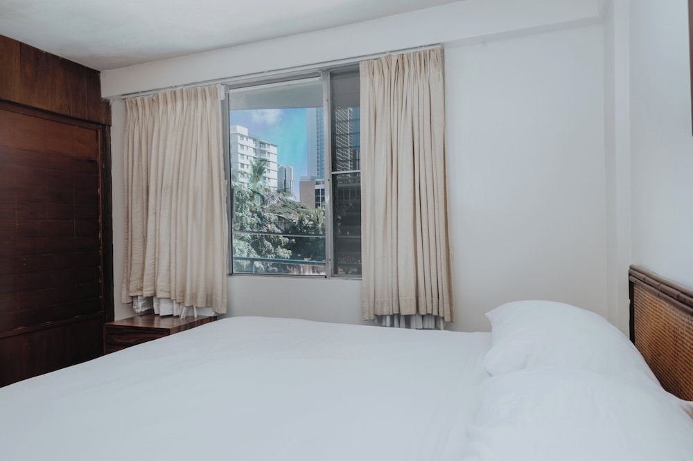 Royal Grove Waikiki - photo 11