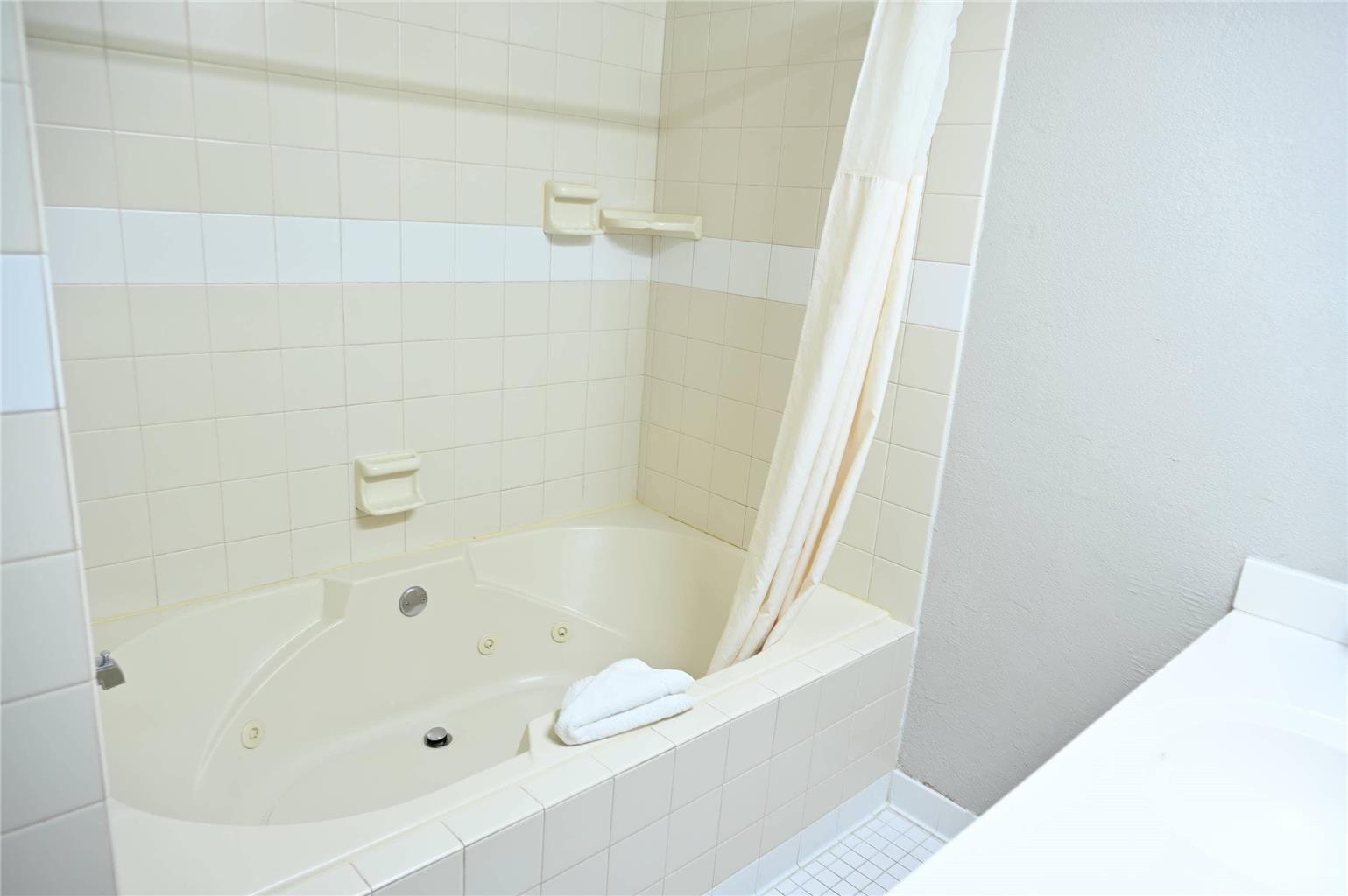 Rodeway Inn Fremont Ne - photo 23