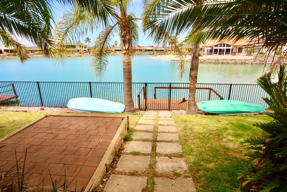 Encounter Bay Lakeside Getaway Pet Friendly in Encounter Bay, Australia