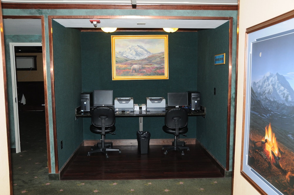 Pike's Waterfront Lodge - photo 15