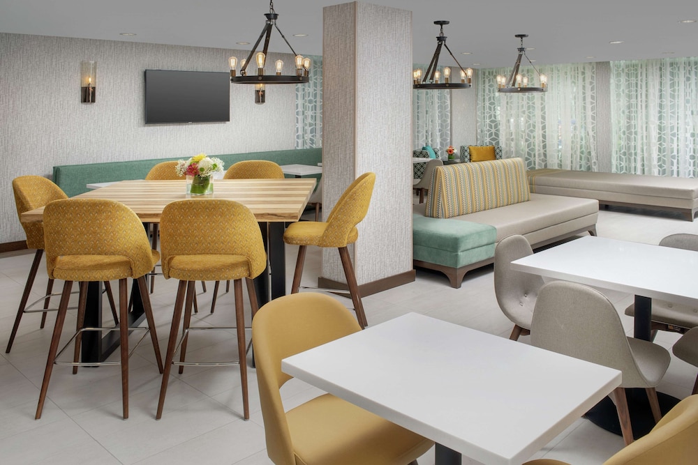 Hilton Garden Inn Miami Brickell South - photo 25