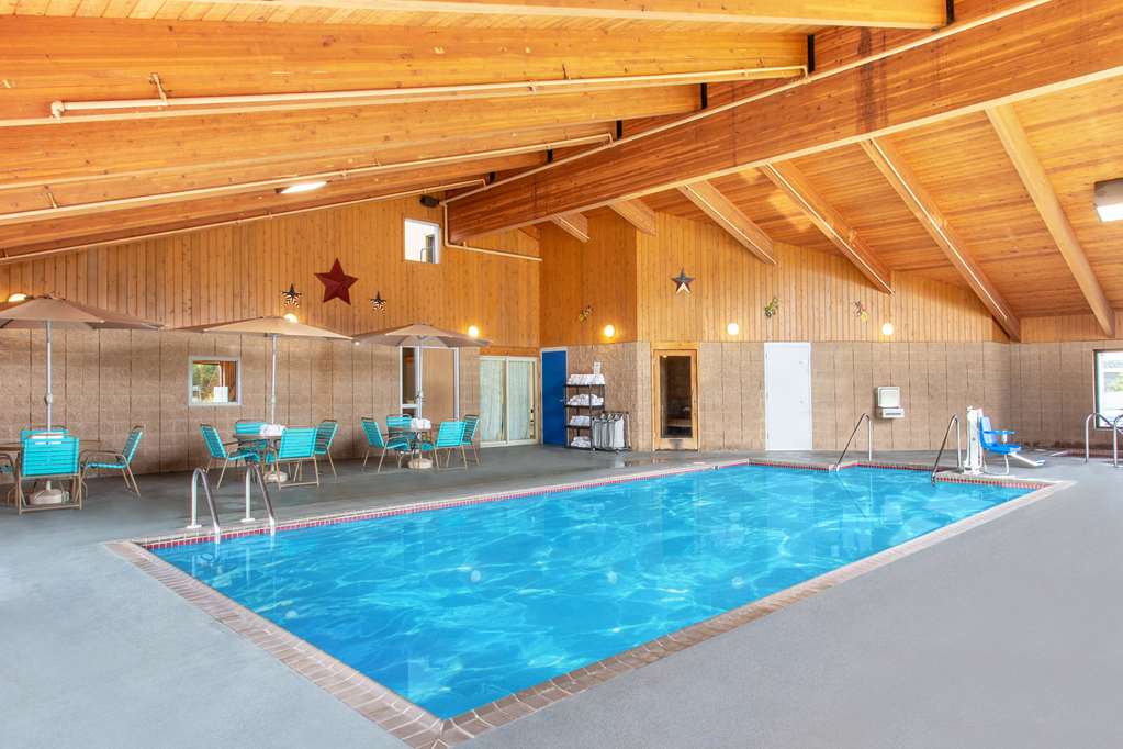 AmericInn by Wyndham Calumet - photo 7