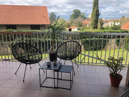 Studio Moderne Terrasse Et Parking — hotel in Romans-Sur-Isere