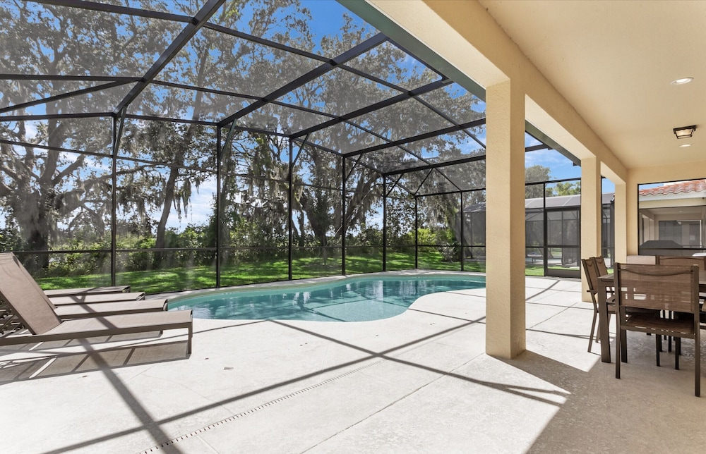 Beautiful 9 bedroom pool home located in the Solterra Resort home - photo 58