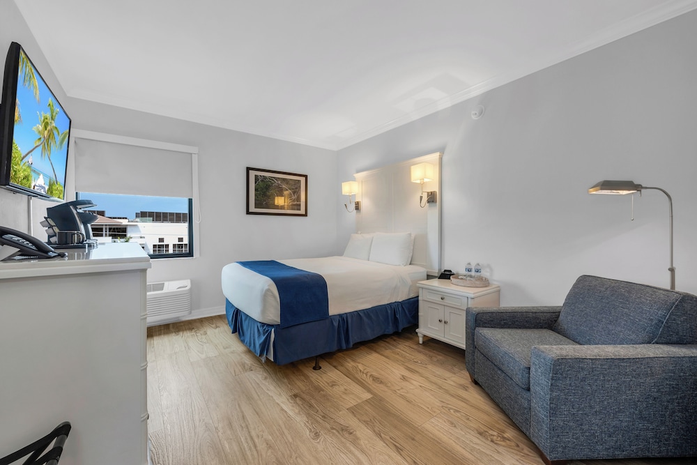 Bayfront Inn Fifth Avenue - photo 7