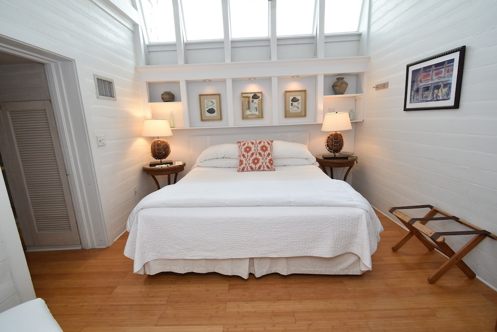 Simonton Court Historic Inn & Cottages - photo 122