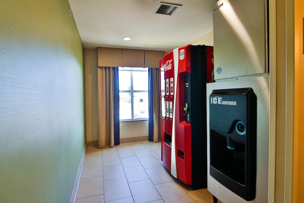 Holiday Inn Bismarck by IHG - photo 57
