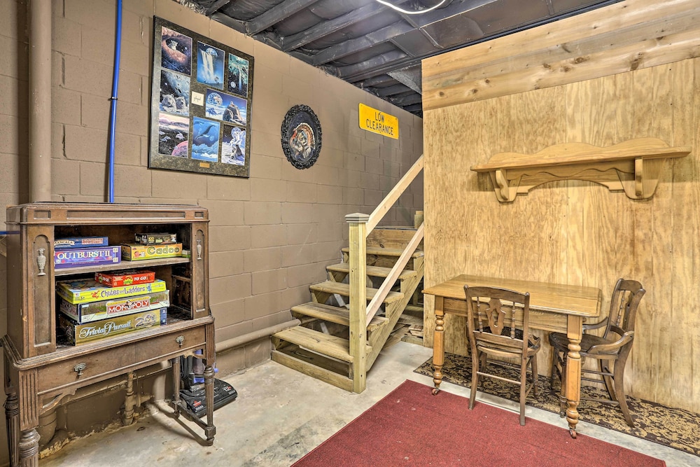 Ellijay Resort Cabin with Fire Pit Decks And Hot Tub - photo 9