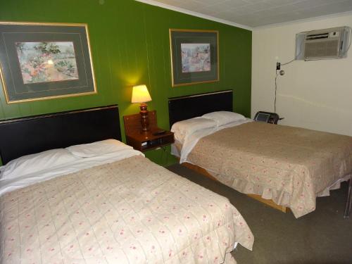 Capital O Sparta Motel Near Carbondale - photo 12