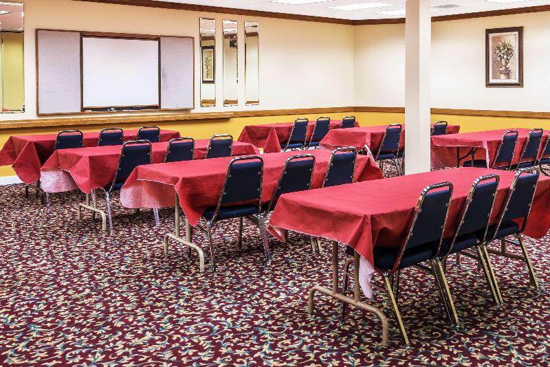Days Inn by Wyndham South Hill - photo 17