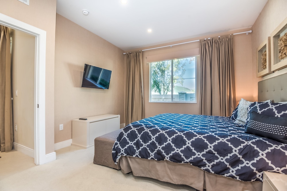 Magic Village Resort 4 Bdrm Townhome - photo 9