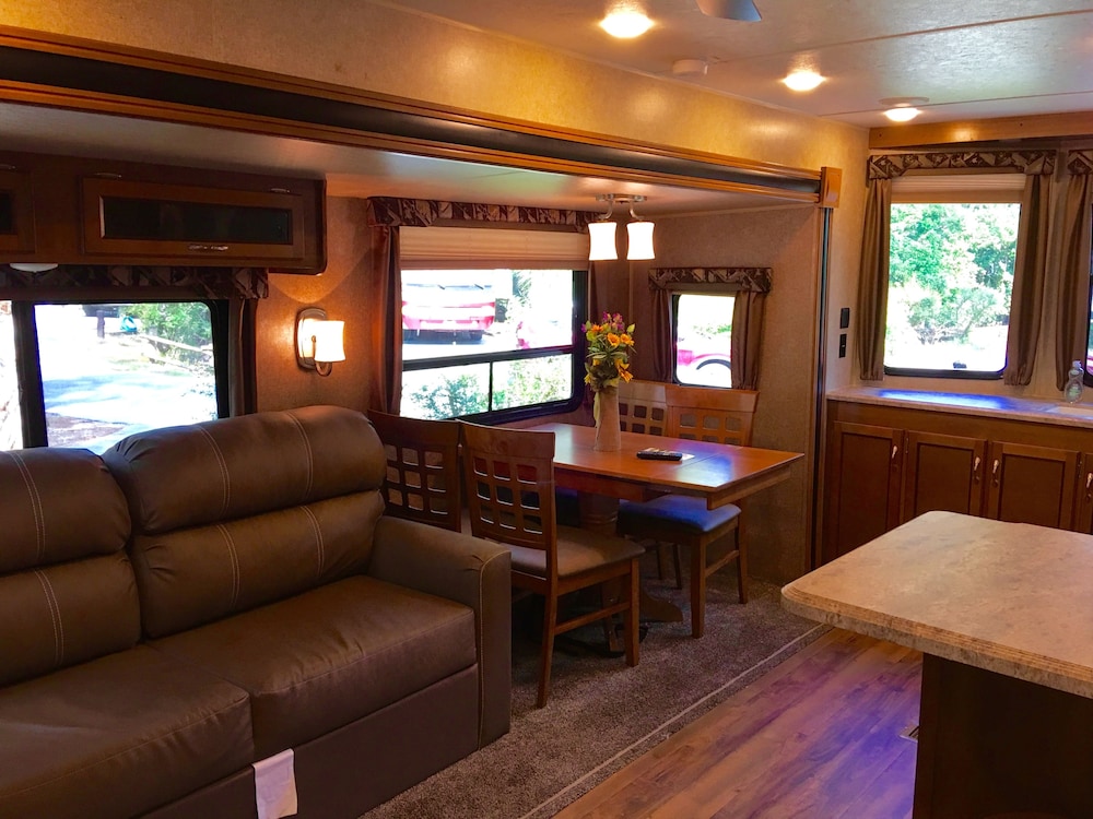 Enduro RV Citrus Valley Resort - photo 19