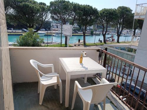 Appartamento LungoLago Garibaldi — 4-Star Luxury Hotel in Peschiera Del Garda, Italy