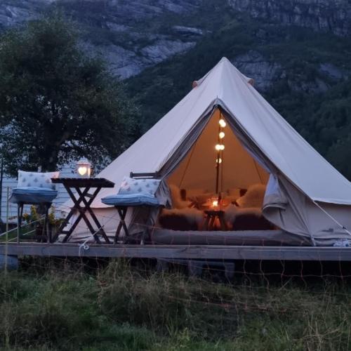 Flatheim Glamping - carbon neutral hotel in Unknown City