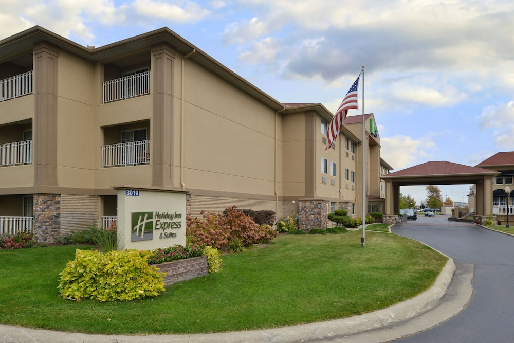 Holiday Inn Express & Suites St Joseph by IHG - photo 78
