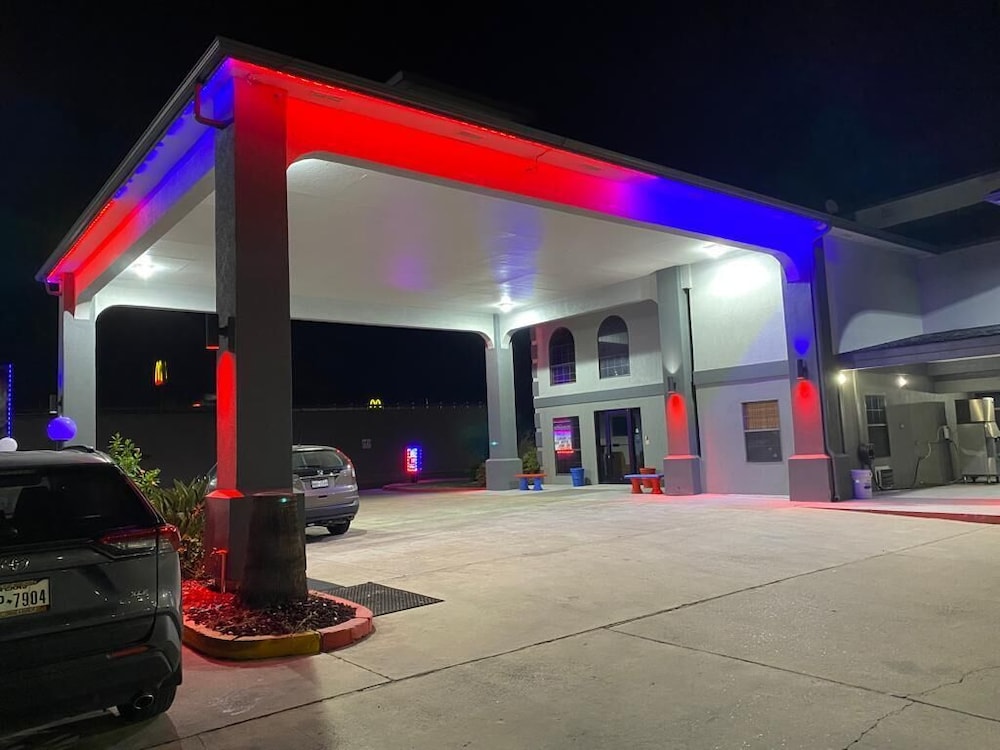 Texas Inn & Suites Raymondville - photo 66