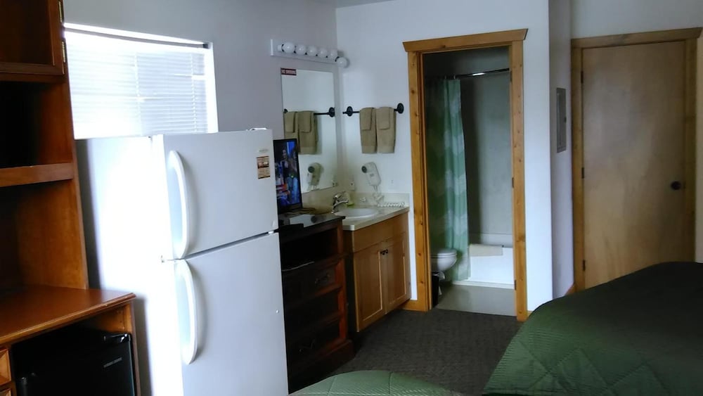 Bellevue High Country Motel - photo 15