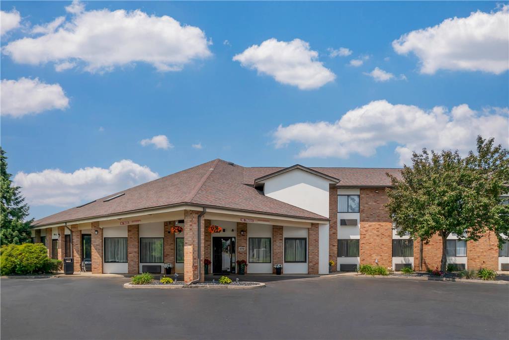 Quality Inn Grand Rapids South Byron Center - photo 2