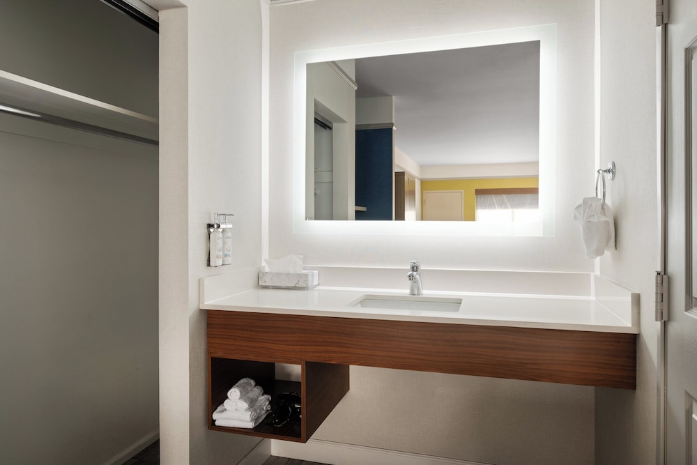 Holiday Inn Express Hotel & Suites San Dimas by IHG - photo 45