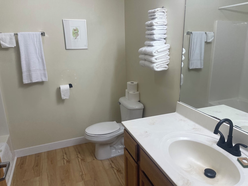 The Kingsley Suites - photo 30