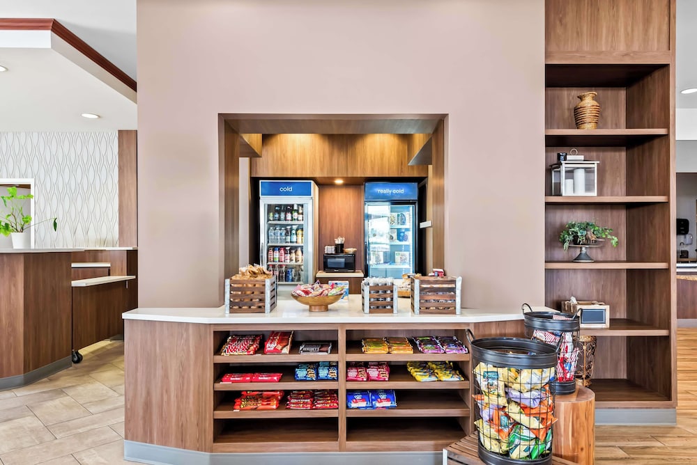 Hilton Garden Inn Seattle North Everett - photo 42