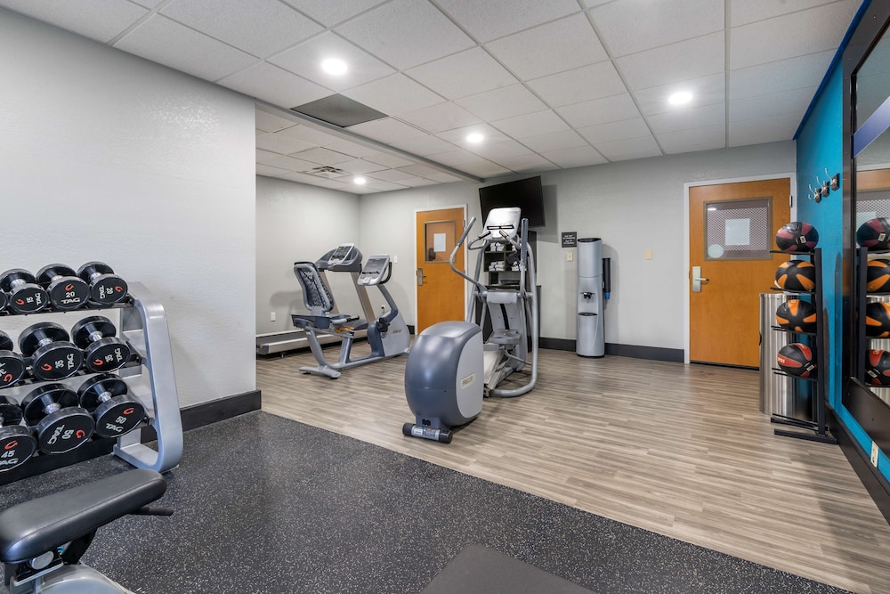 Hampton Inn & Suites Louisville East - photo 31