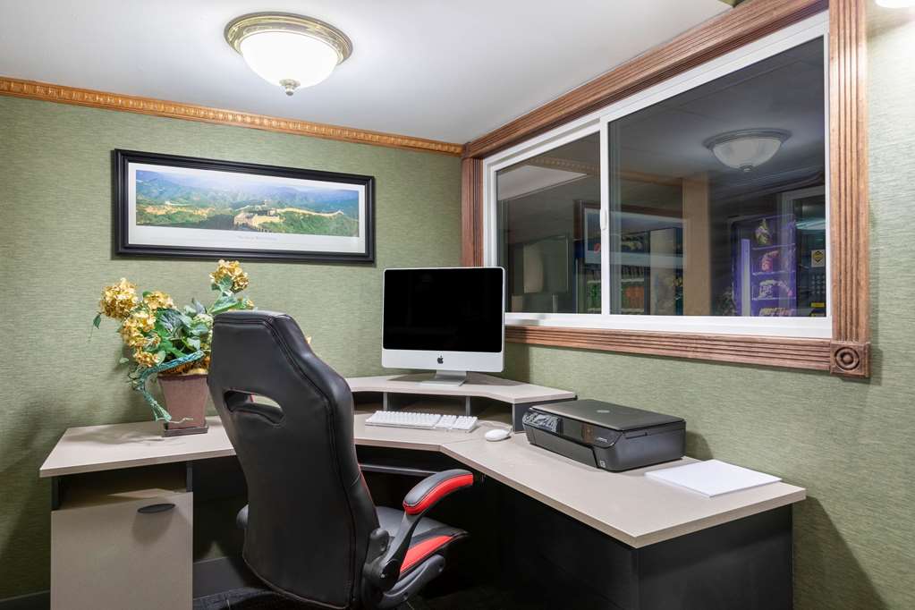 Howard Johnson by Wyndham Gillette - photo 38