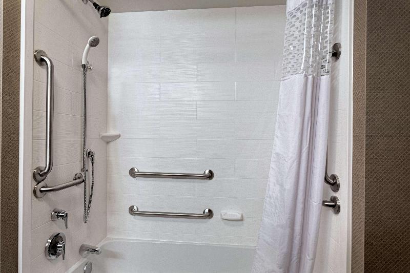 Hampton Inn Lewiston Auburn - photo 98