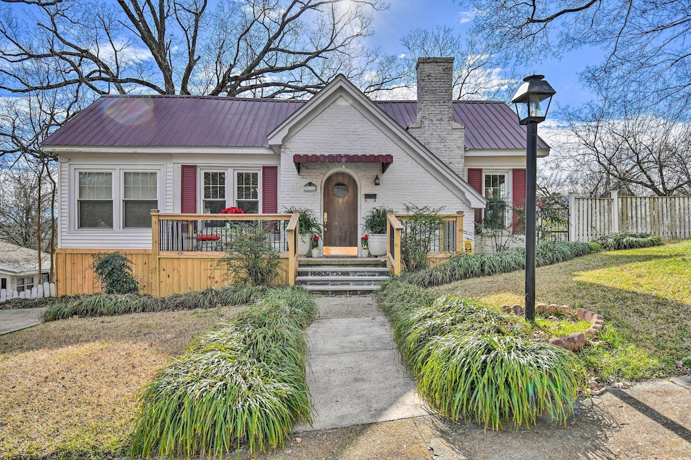 2 Mi To Oaklawn Casino Home with Peaceful Yard - featured photo