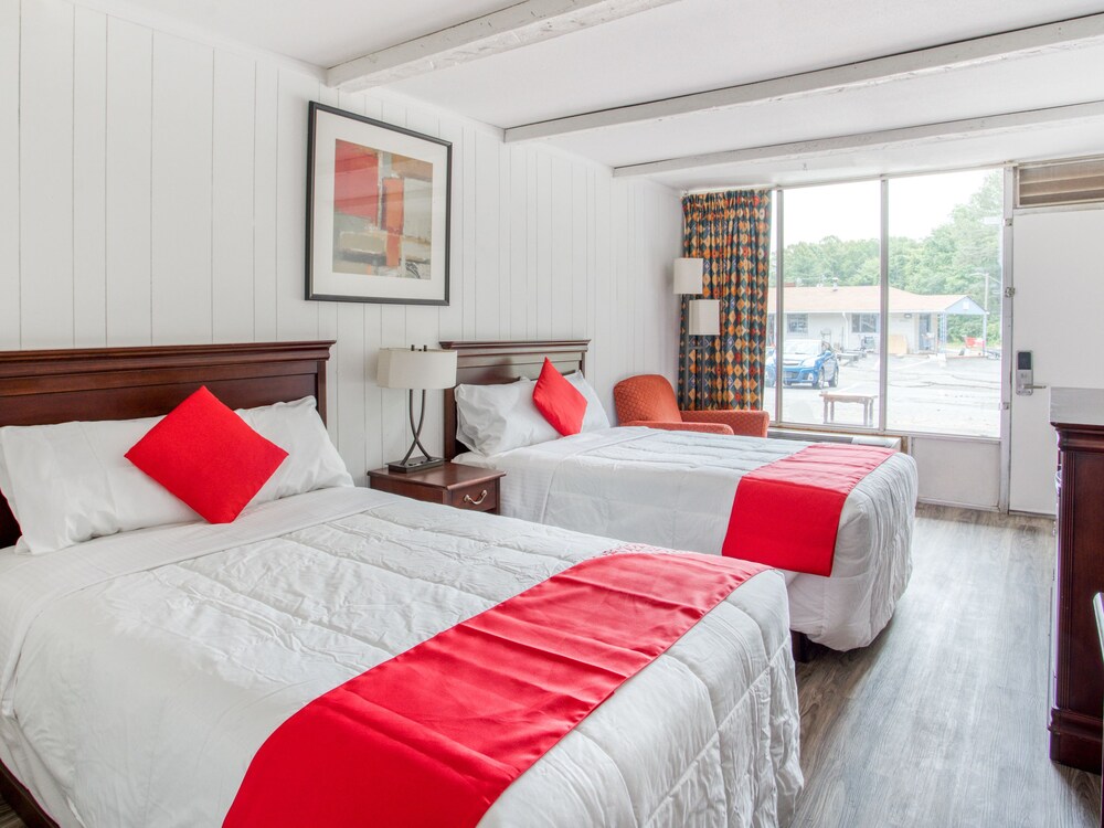 OYO Inn Kernersville - photo 13