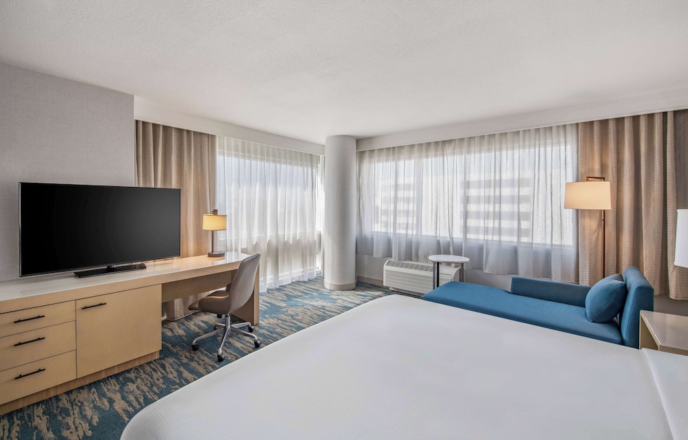 DoubleTree by Hilton LAX El Segundo - photo 8