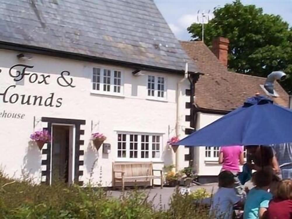 The Fox And Hounds — Swindon