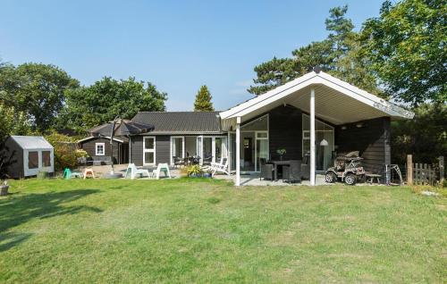 3 Bedroom Cozy Home In Liseleje — 4-Star Luxury Hotel in Liseleje, Denmark
