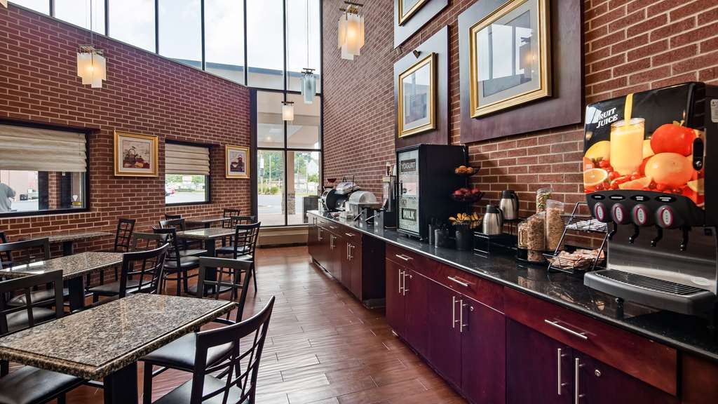 Best Western Plus Reading Inn & Suites - photo 2