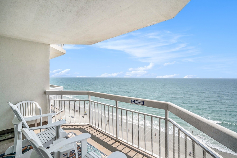 1004 Waters Edge Resort 1 Bedroom Condo by RedAwning in Murrells Inlet, United States